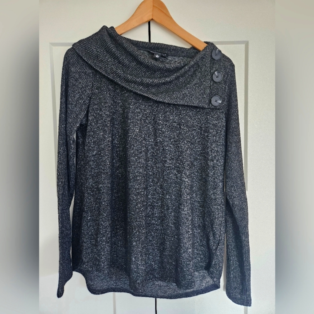 Fortune & Ivy sweater - decorative neck